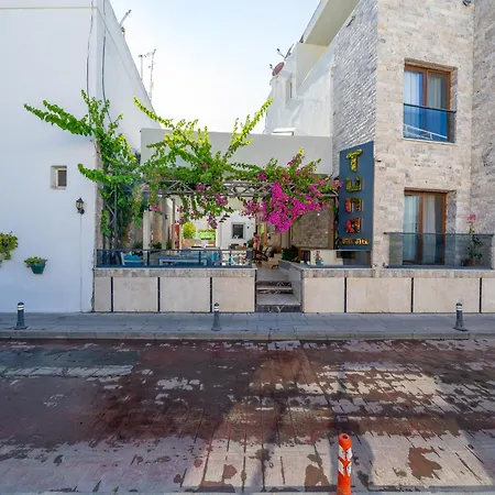 Tuna Butik Αλικαρνασσός